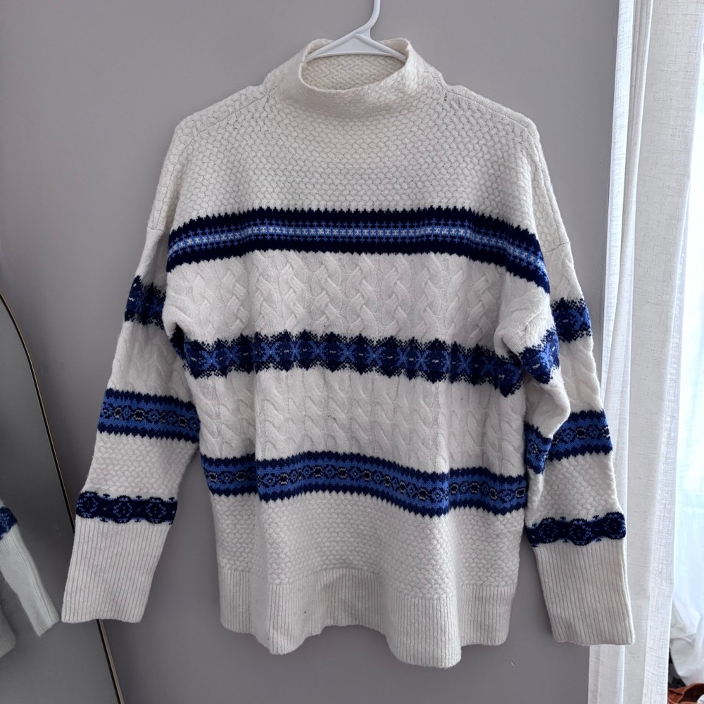 Vineyard Vines Cream Cable-Knit Turtleneck Sweater with Blue Stripes